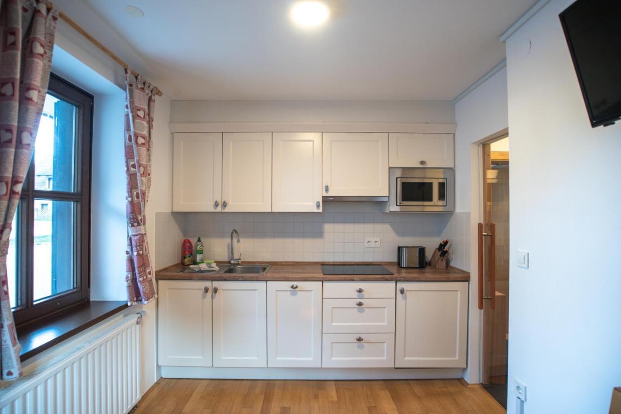 Pritlicni Apartma Hribovc Z Atrijem Kranjska Gora Exterior photo