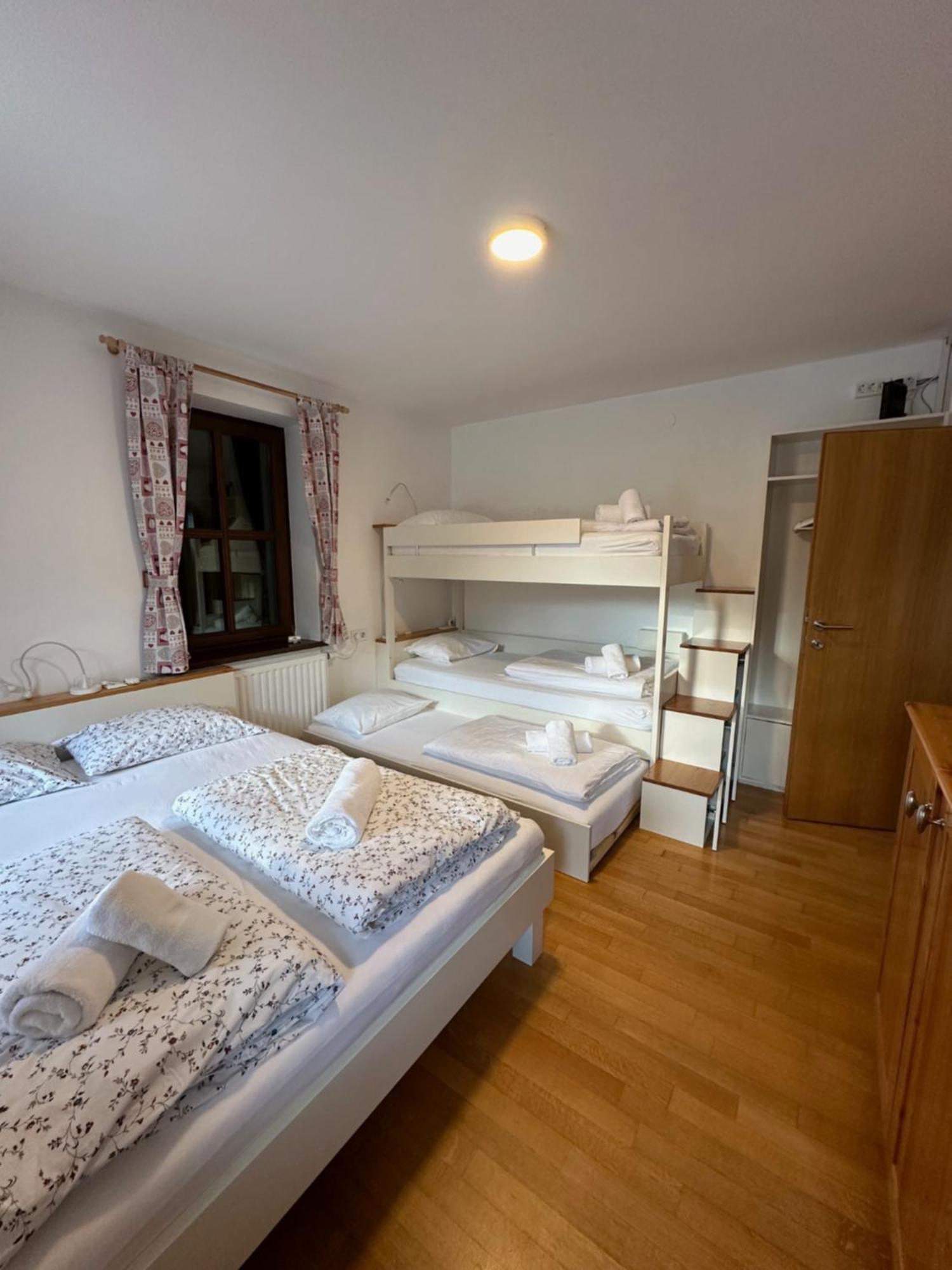 Pritlicni Apartma Hribovc Z Atrijem Kranjska Gora Exterior photo